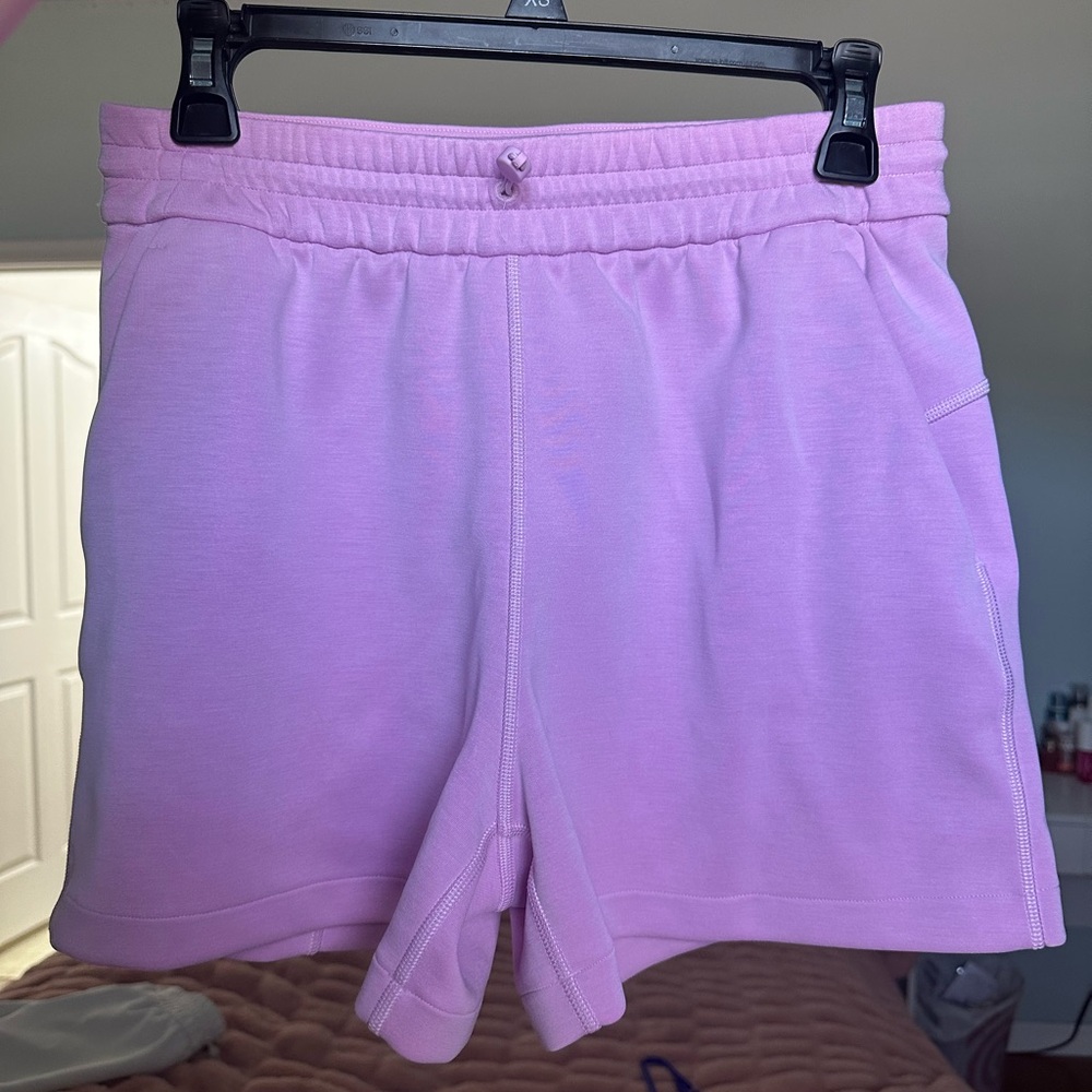 Lululemon softstreme Women's Pink Shorts